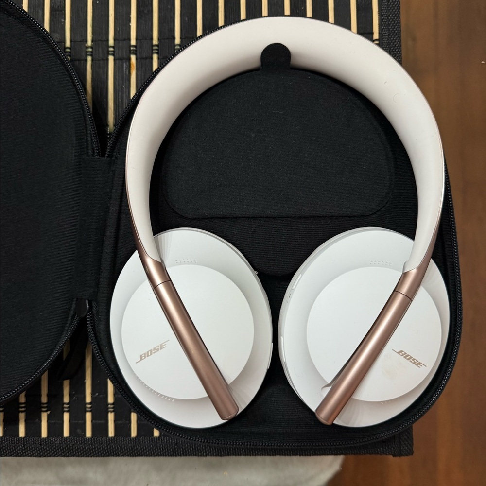 BOSE Noise Cancelling Bluetooth 700 headphones